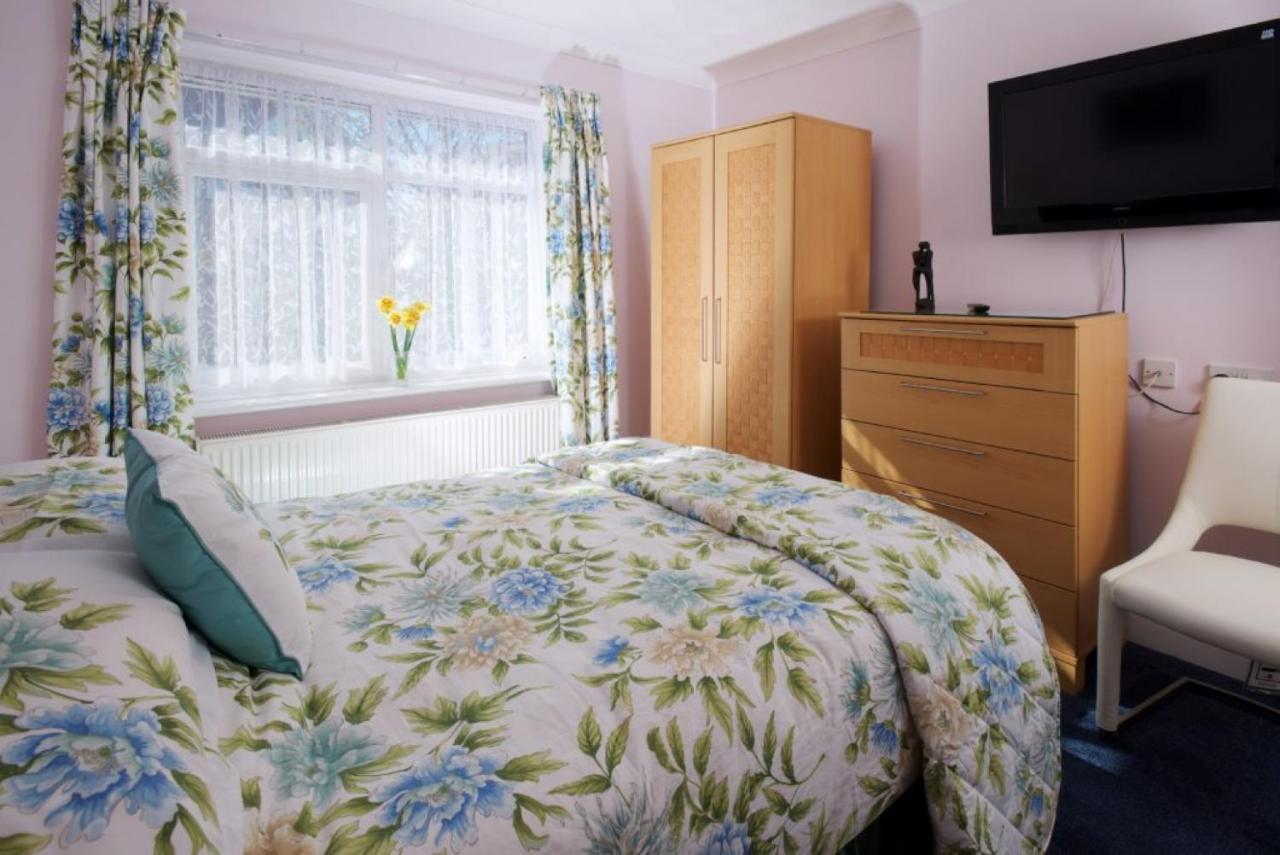 Minton Lodge Hotel - Seniors Only Борнмут Экстерьер фото